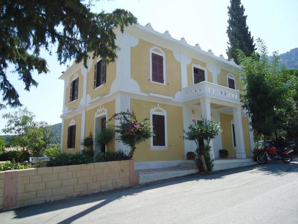 Nymph Hotel Salakos Ngoại thất bức ảnh